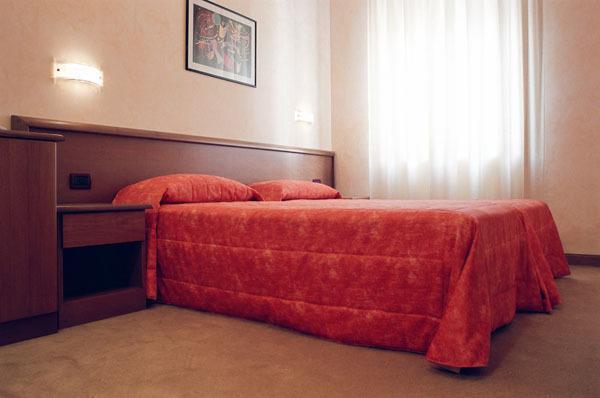 Hotel Italia Carmagnola Quarto foto