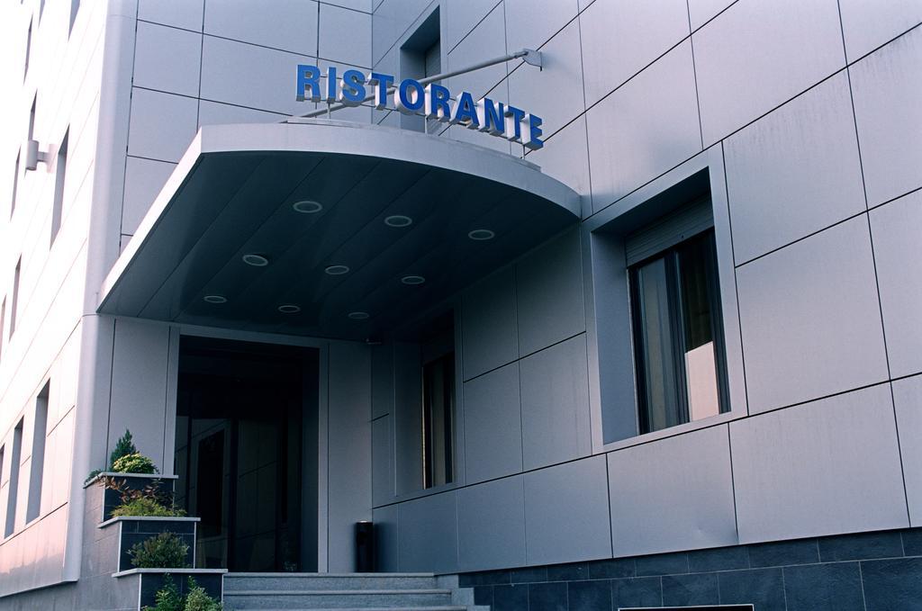 Hotel Italia Carmagnola Exterior foto